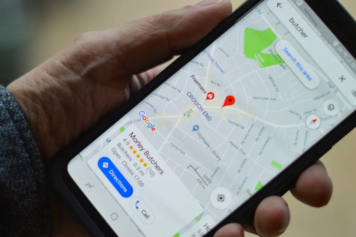 A delivery tracking map on a phone