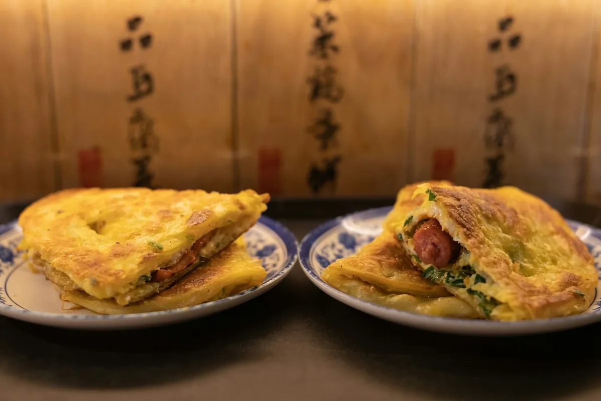 A larger Chinese order laid out for a family
