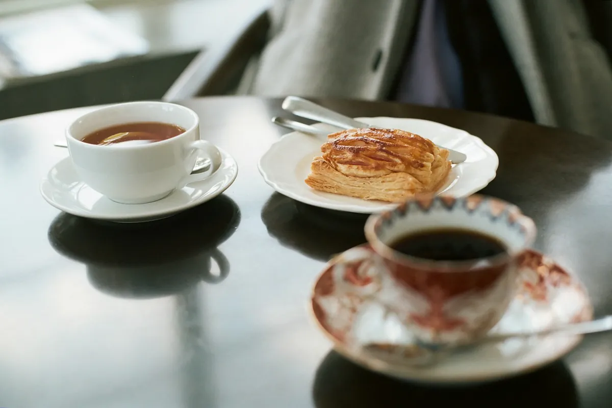 Mooncake wedges served with tea