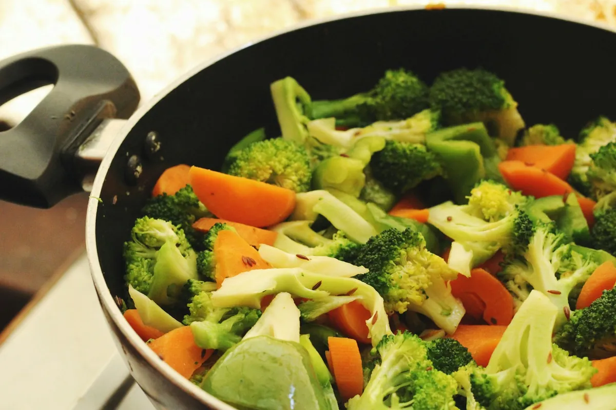 Roast pork stir-fried with mixed vegetables