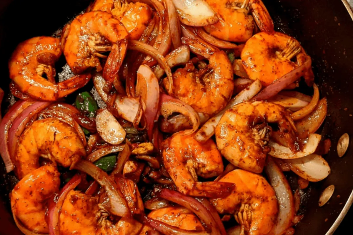 A shellfish-only mixed dish with shrimp and scallops