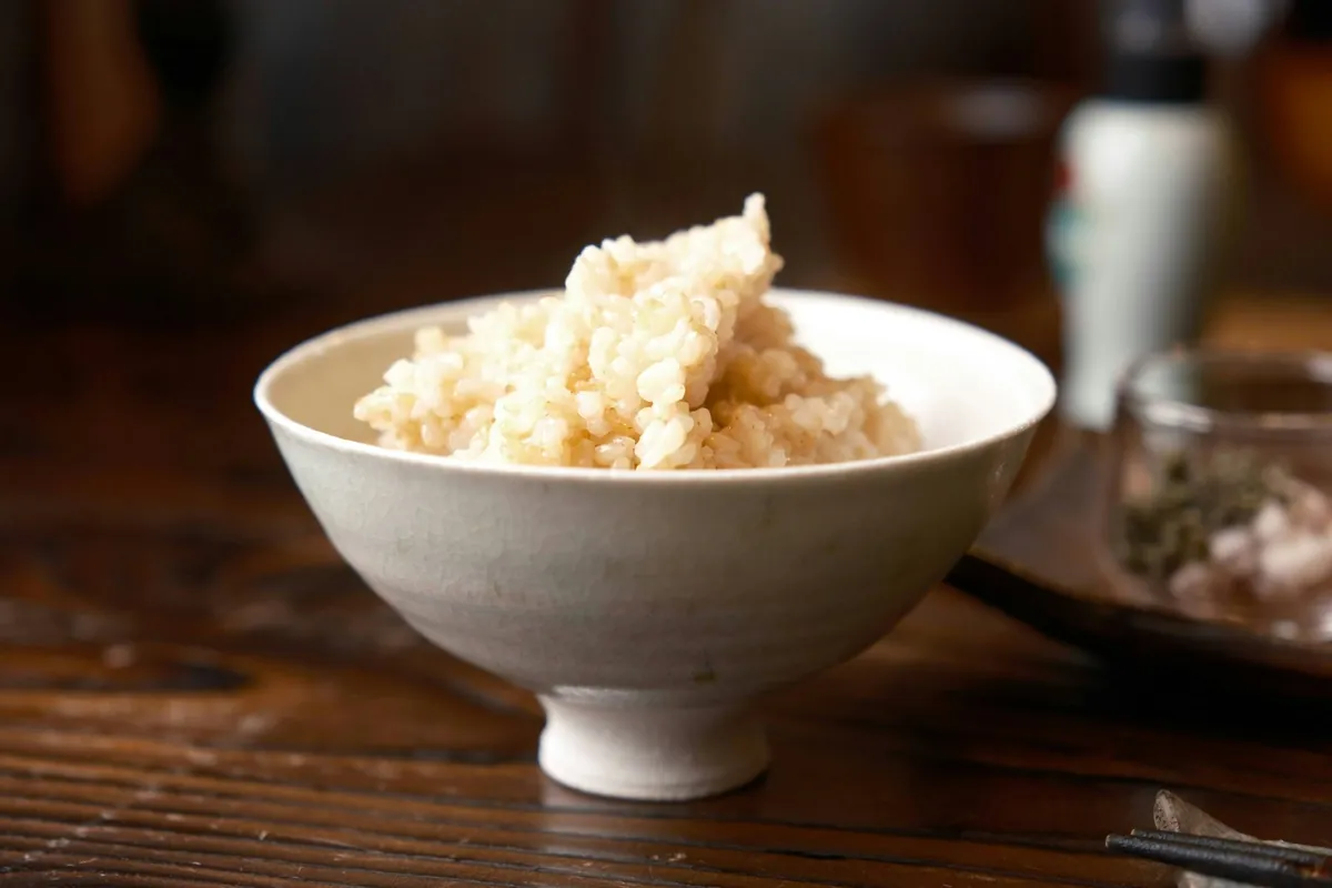 A single-portion Chinese lunch served with rice